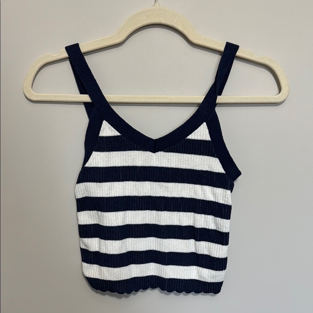Universal Thread Sweater Tank Top‎